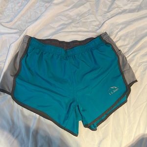 Llbean athletic shorts with pocket and draw string